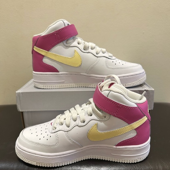 NIB NIKE AIR FORCE 1 MID LE Summit White/Citron Tint/Fuchsia sz 3.5Y - Picture 6 of 7